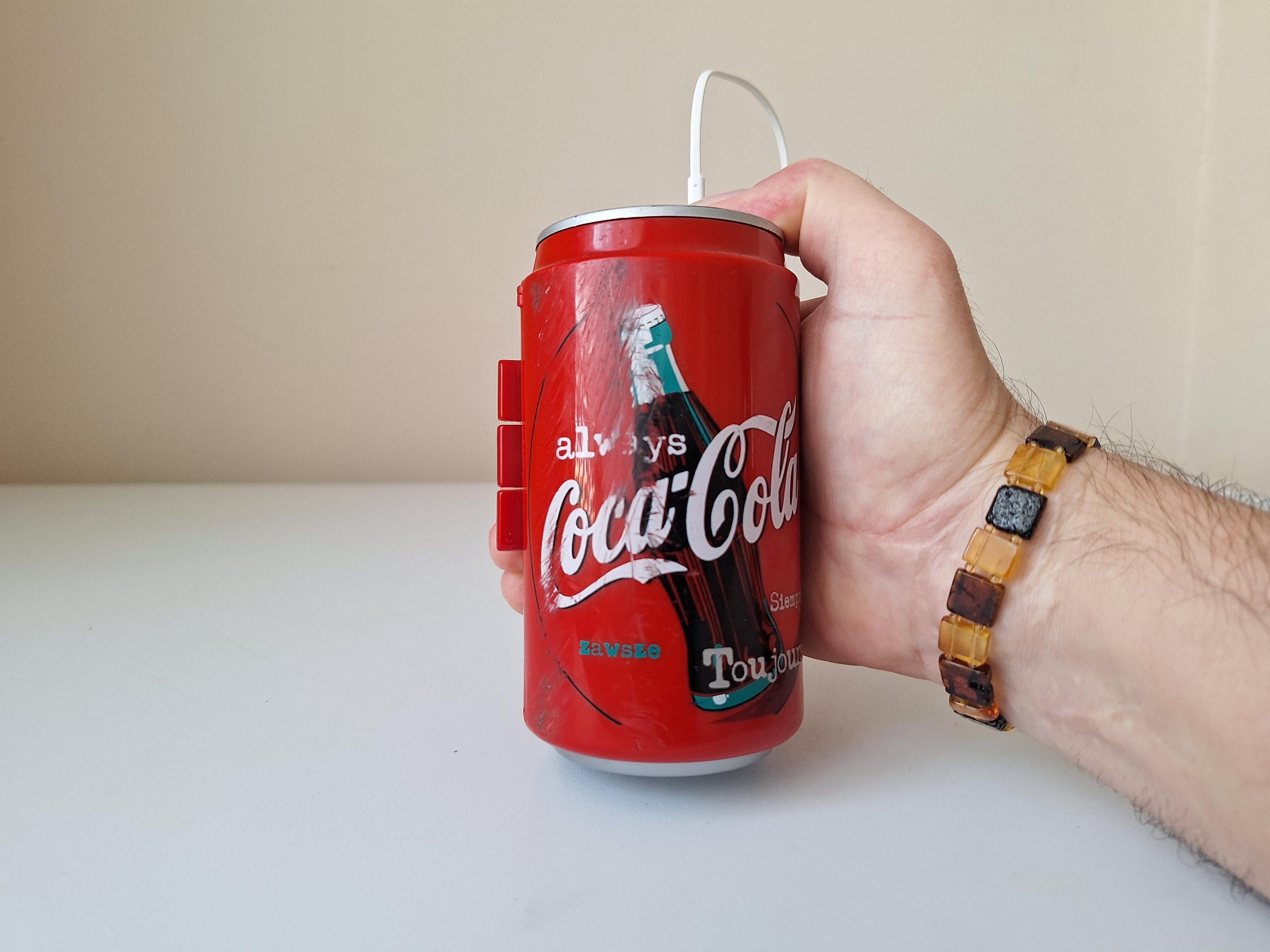 ヴィンテージ コカコーラ缶ウォークマン：Akura C401 カセット