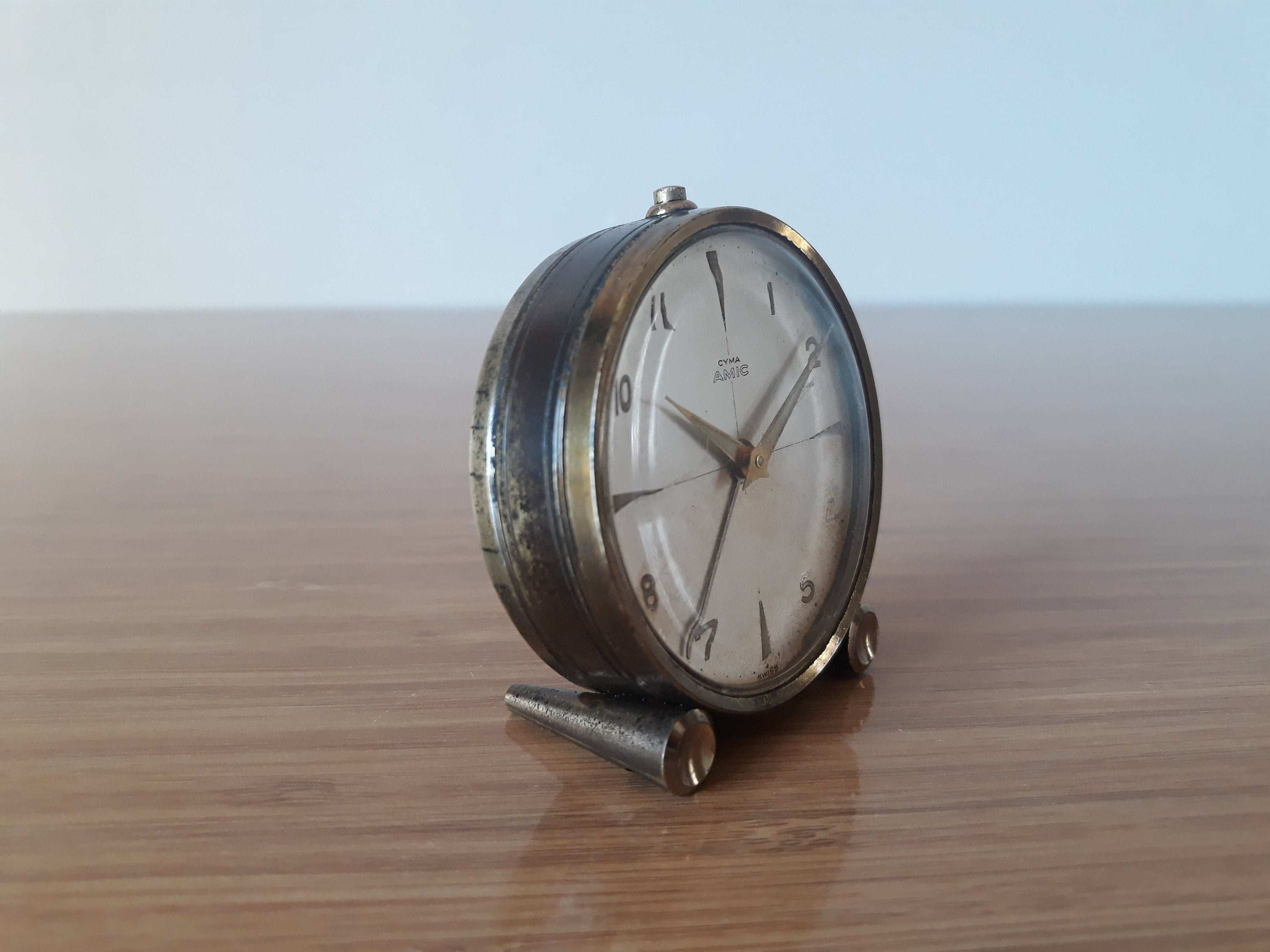Réveil Vintage Cyma Amic Swiss Made - Art Déco - Laiton Et Verre - Mécanique