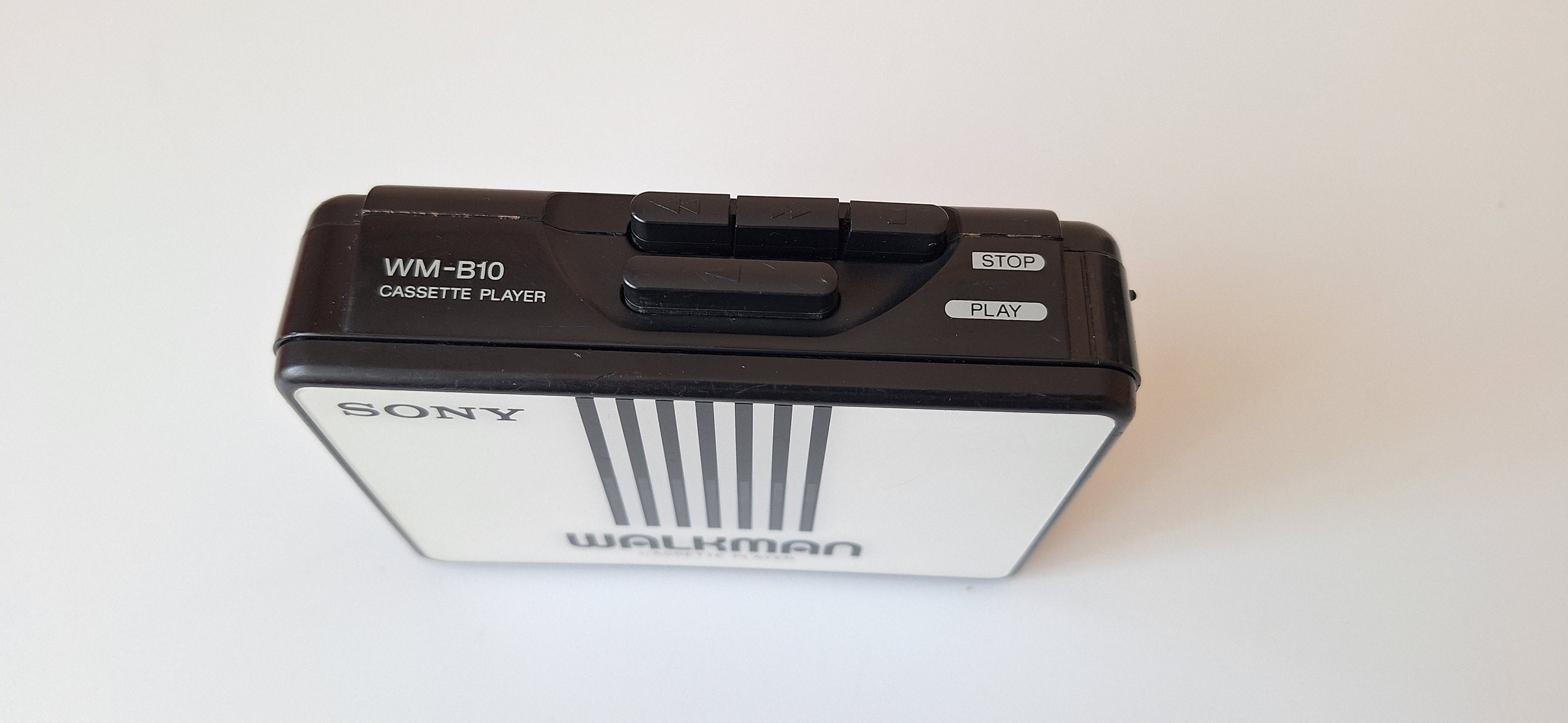 ヴィンテージ ソニー ウォークマン WM B10：コレクターズアイテムの