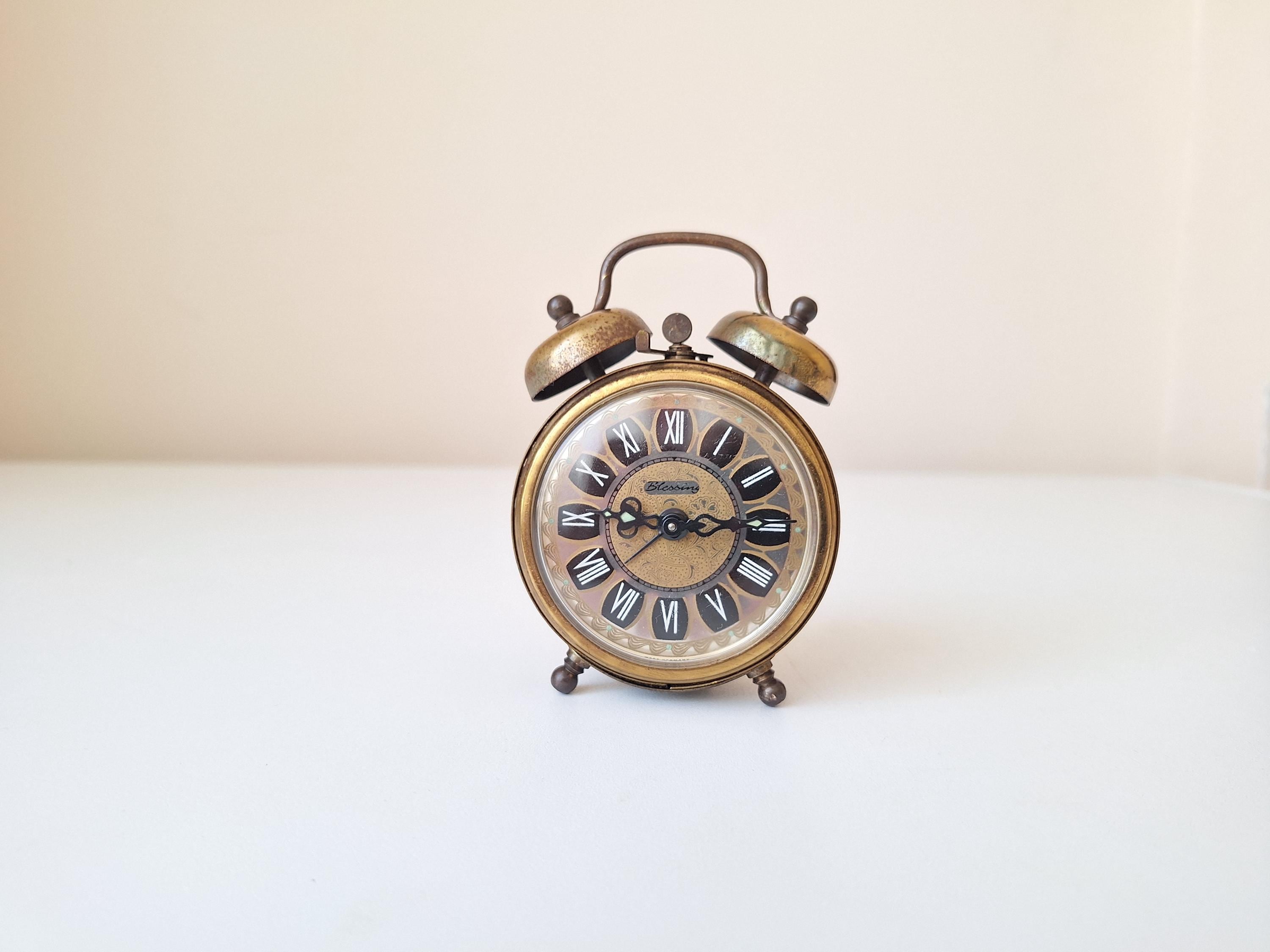 Blessing　ヴィンテージアラーム置時計 Vintage Blessing German Alarm Clock: 1950s Filigree Desk Clock