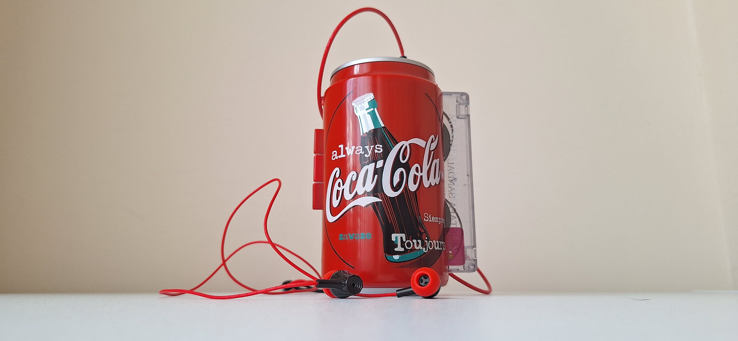 ヴィンテージ コカコーラ缶ウォークマン：Akura C401 カセット