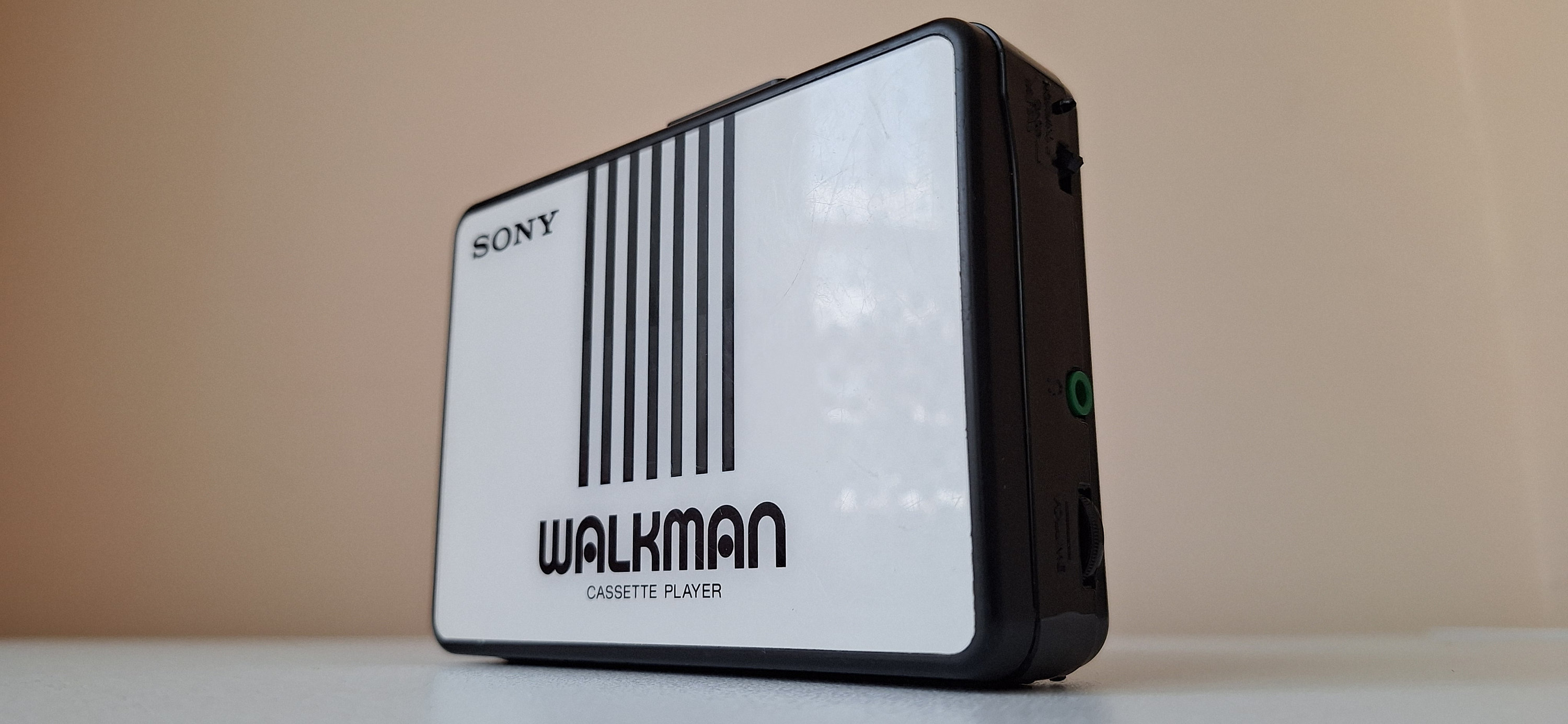 ビンテージ ソニー ウォークマン WM B10：コレクターズアイテムの