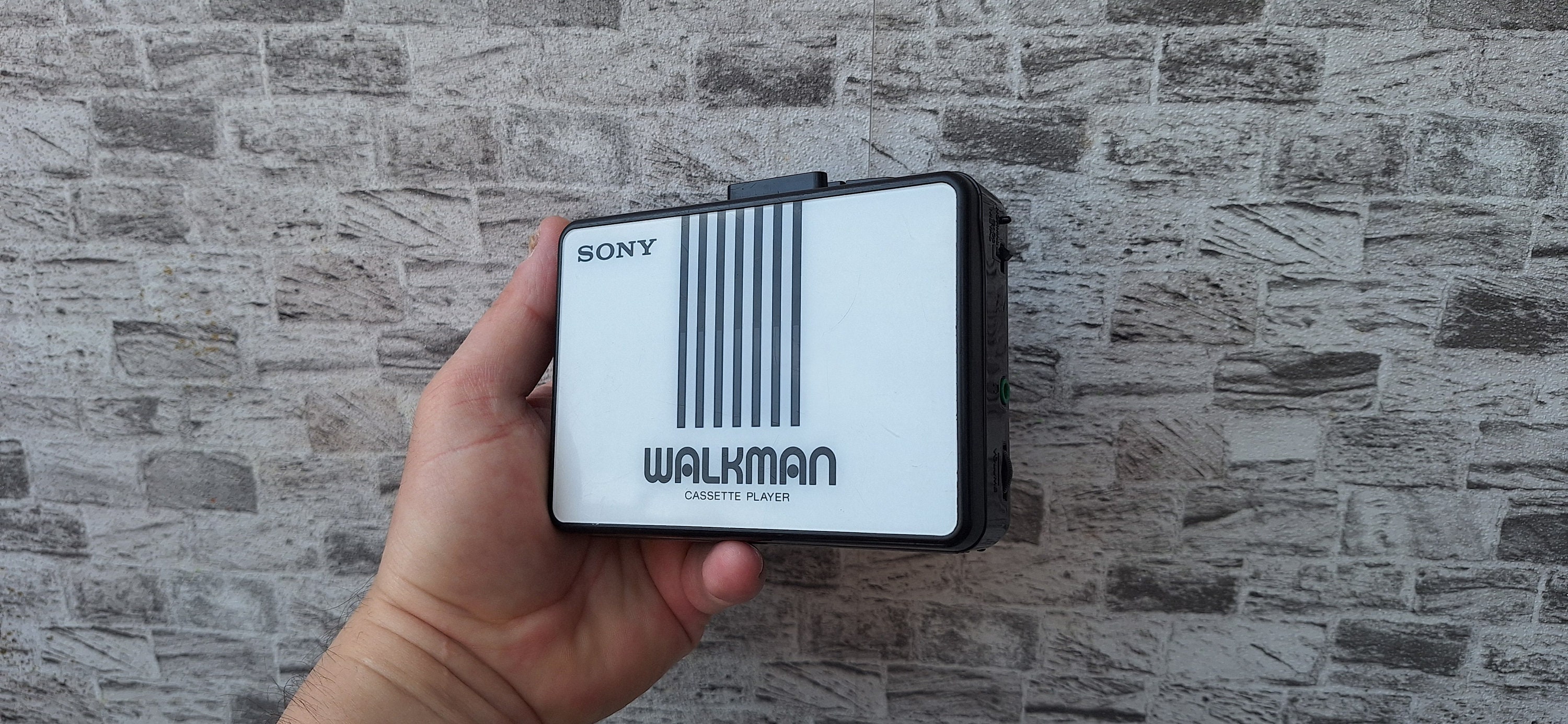 ビンテージ ソニー ウォークマン WM B10：コレクターズアイテムの