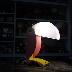 Rosa Lampe, Pop Art Lampe, Papagei Lampe, Vogel Lampe, wunderbare Wohnkultur, Schlafzimmer, Tischlampe, Lampe, neue Produktion, Geschenk, Dekor, Ofis Dekor Bild 3