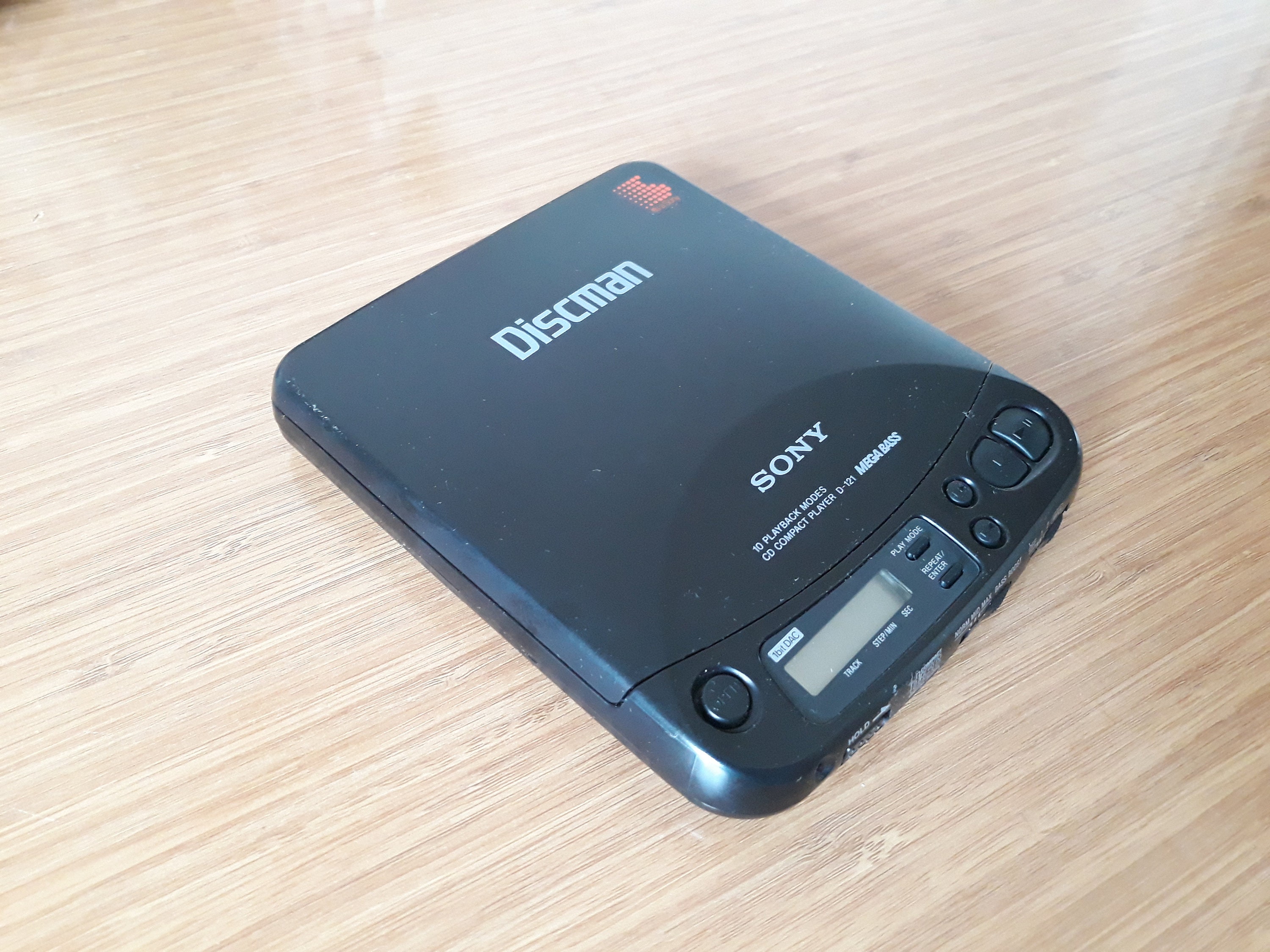 Discman D-100 Sony SONY CD ソニー BP-100 Portable Player ディスク