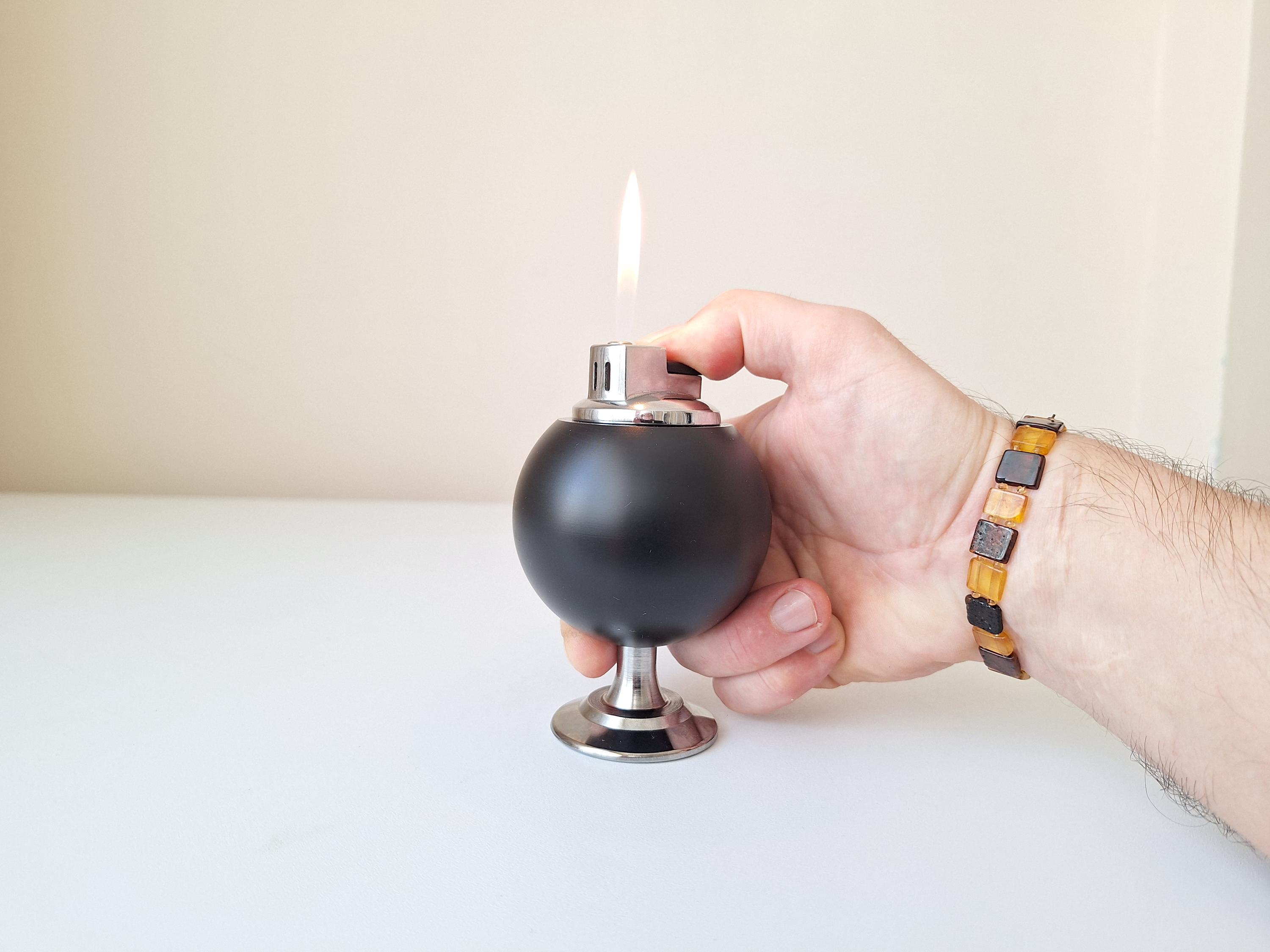 Vintage Retro Black Globe Table Lighter, Retro Office Decor, Lüx