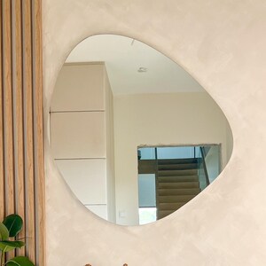 Espejo de baño orgánico asimétrico – Espejo de pared minimalista sin marco – Decoración moderna – Fabricado en Europa