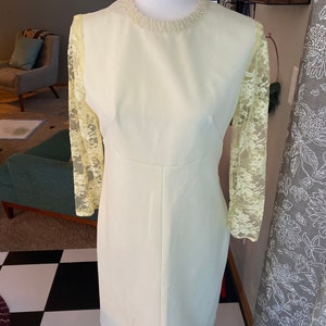 Mod 1960s light yellow dress