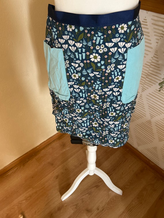 True vintage floral corduroy skirt - image 1