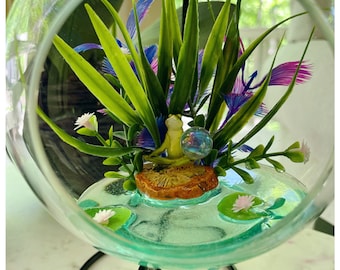 Enlightened frog hanging glass fairy garden terrarium