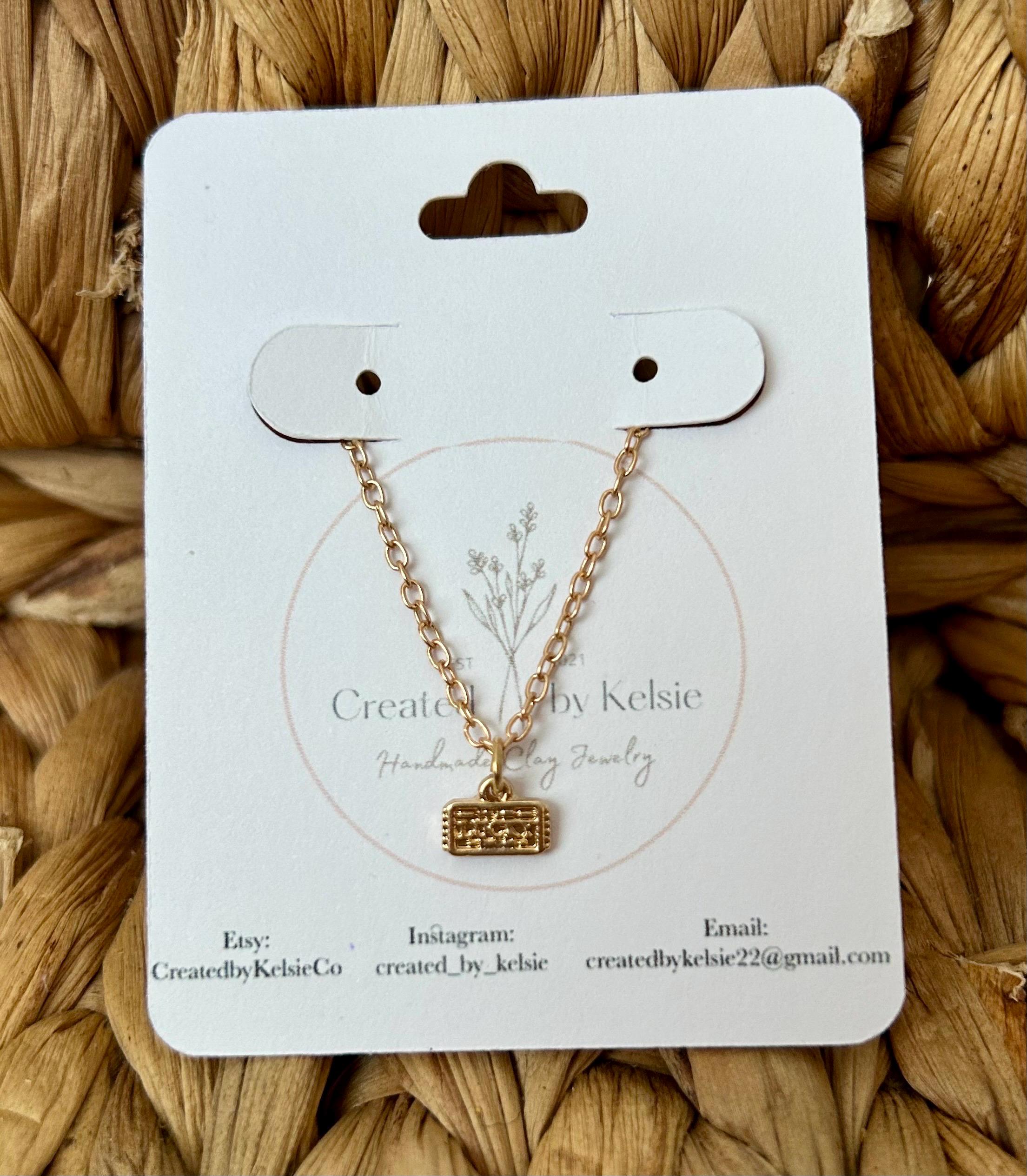 上品なゴールドの幸運ペンダントネックレス - 「幸運」、四つ葉の