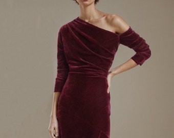 Velvet Elegant Off-One-Shoulder Midi Dress