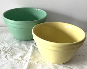 Fowler Ware Rühr- / Puddingschüsseln - One Yellow No 36 One Green No 30