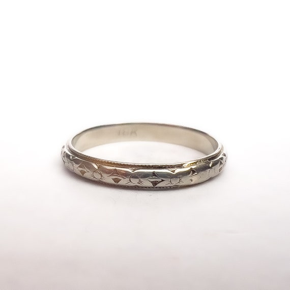 Vintage Art Deco Era Engraved Band - 18K White Go… - image 3