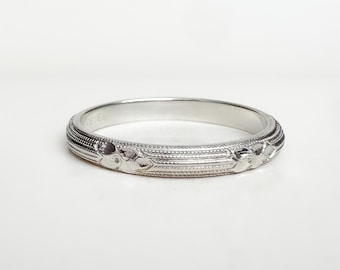 Vintage Art Deco 18K White Gold Engraved Band - Size 7 US