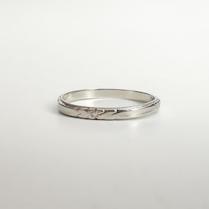 Vintage Retro Era Engraved Band - 14K White Gold - Floral - Flowers - Wedding Band - Stacker - Stacking Ring - Milgrain Edge - Size 6 1/2 US