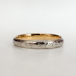 Vintage 14K Gold Engraved Orange Blossom Motif Band - Size 6.75+ US