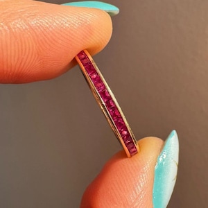 Modern Vintage 14K Yellow Gold Natural Ruby Eternity Stacking Band - Size 5.25 US