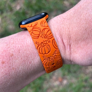 Pumpkin Watch Band Compatible with Apple Watch iWatch Band Silicone Watch 38/40/41 42/44/45 Strap Laser Engraved Pumpkins