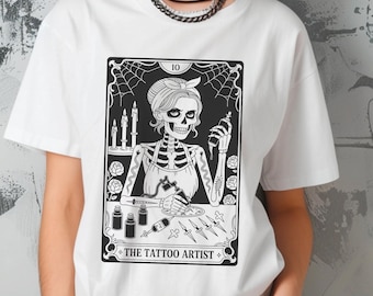 Camiseta de artista del tatuaje de esqueleto gótico: camiseta de tarot tatuada para mujer