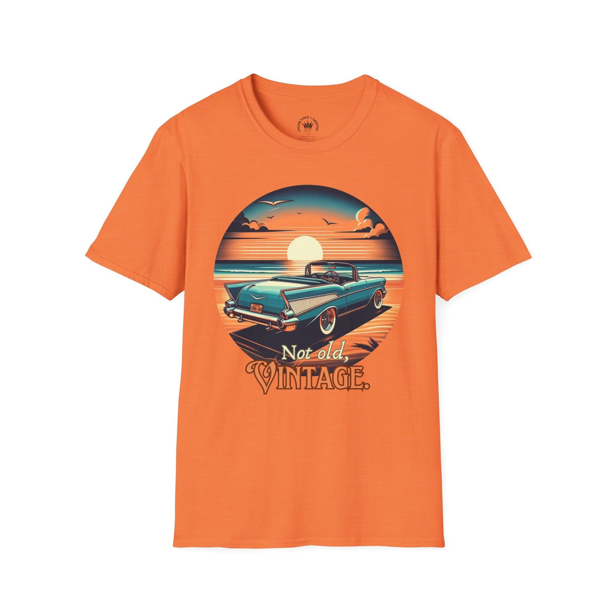 ヴィンテージカーTシャツ：ビーチサンセット、クラシックカーデザイン