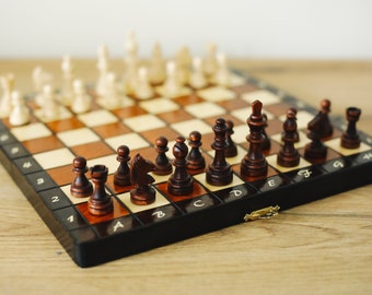 Classic wooden magnetic chess set - Board dimensions:  11x5.5x1.6 inch (280x140x40 mm)