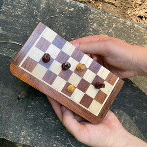 Jeu d'échecs de voyage Mini jeu d'échecs Jeux d'échecs magnétiques en bois avec échiquier 5 12,5 cm et 7 18 cm cadeau pour lui Cadeau de Noël image 2