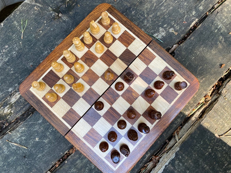 Jeu d'échecs de voyage Mini jeu d'échecs Jeux d'échecs magnétiques en bois avec échiquier 5 12,5 cm et 7 18 cm cadeau pour lui Cadeau de Noël image 7