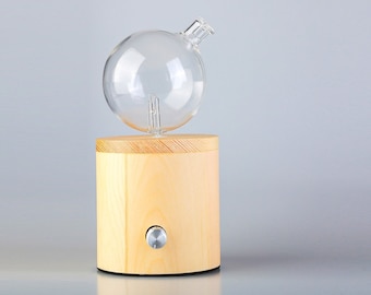 Wasserloser Diffusor für ätherische Öle ""Geo Zylinder"": Handgefertigter Vernebler aus Holz & Glas."
