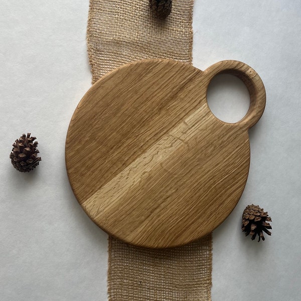 Planche à découper en chêne faite à la main - Un accessoire élégant et durable pour votre cuisine