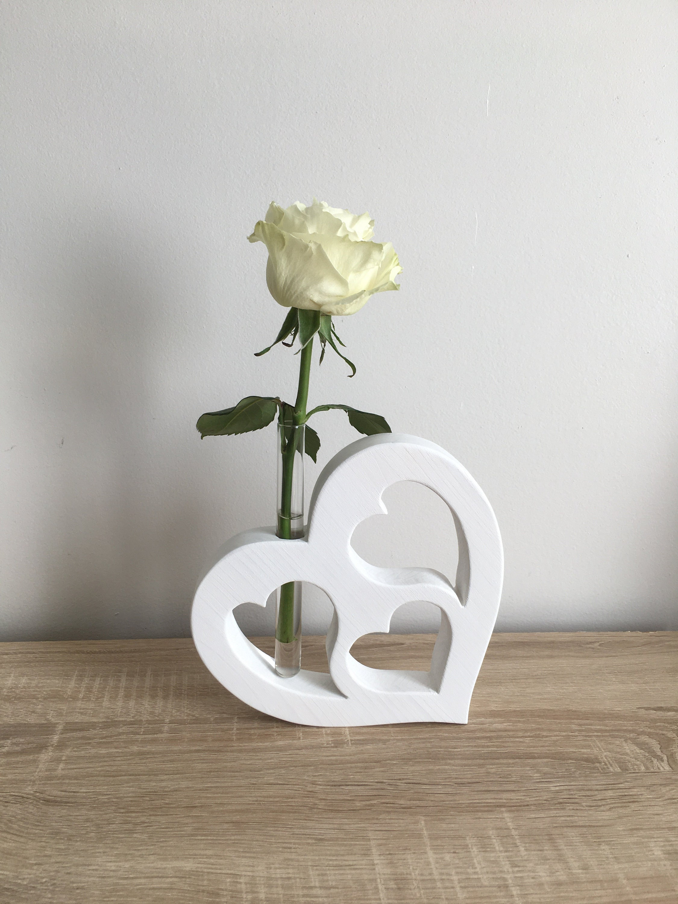 Soliflore Coeur Blanc en Bois Évidé Décoration Intérieure Cosy Farmhouse | Livraison Gratuite Mondia