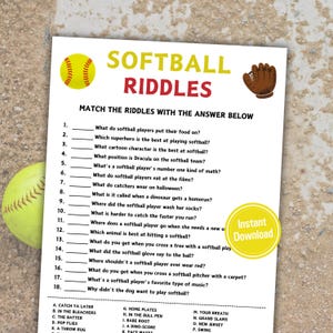 Könnte beinhalten: Ein weißes, bedruckbares Softball-Rätselspielblatt mit einer gelben Softball und einer braunen Handschuhgrafik. Das Blatt enthält eine Liste von Softball-Rätseln mit Antwortmöglichkeiten unten. Ein gelber "Sofort-Download"-Aufkleber befindet sich auf der rechten Seite.