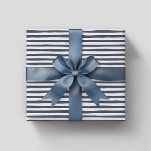 Rotolo di carta da regalo a righe blu navy nautiche, carta da regalo costiera, regalo nautico, regalo per baby shower, regali di anniversario, rotolo di carta da regalo