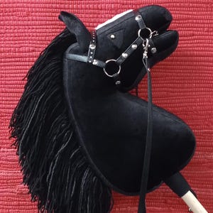 Hobby Horse A4 Black, White Arrow