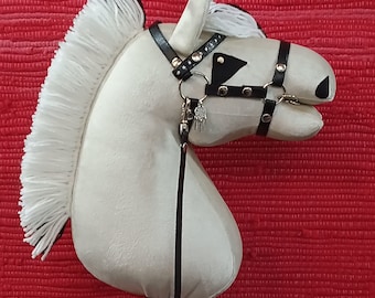 Bridon Hobby Horse, Fiord CREAM (crème courte et crinière noire) (A4)