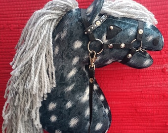 Hobby Horse Argent pommelé (A4)