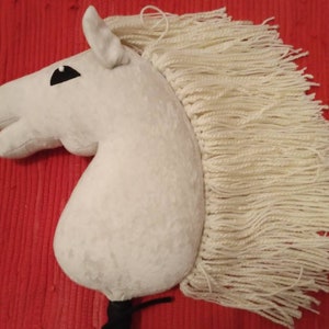 Hobby Horse, Creamy Beauty, Horse on stick (A4)
