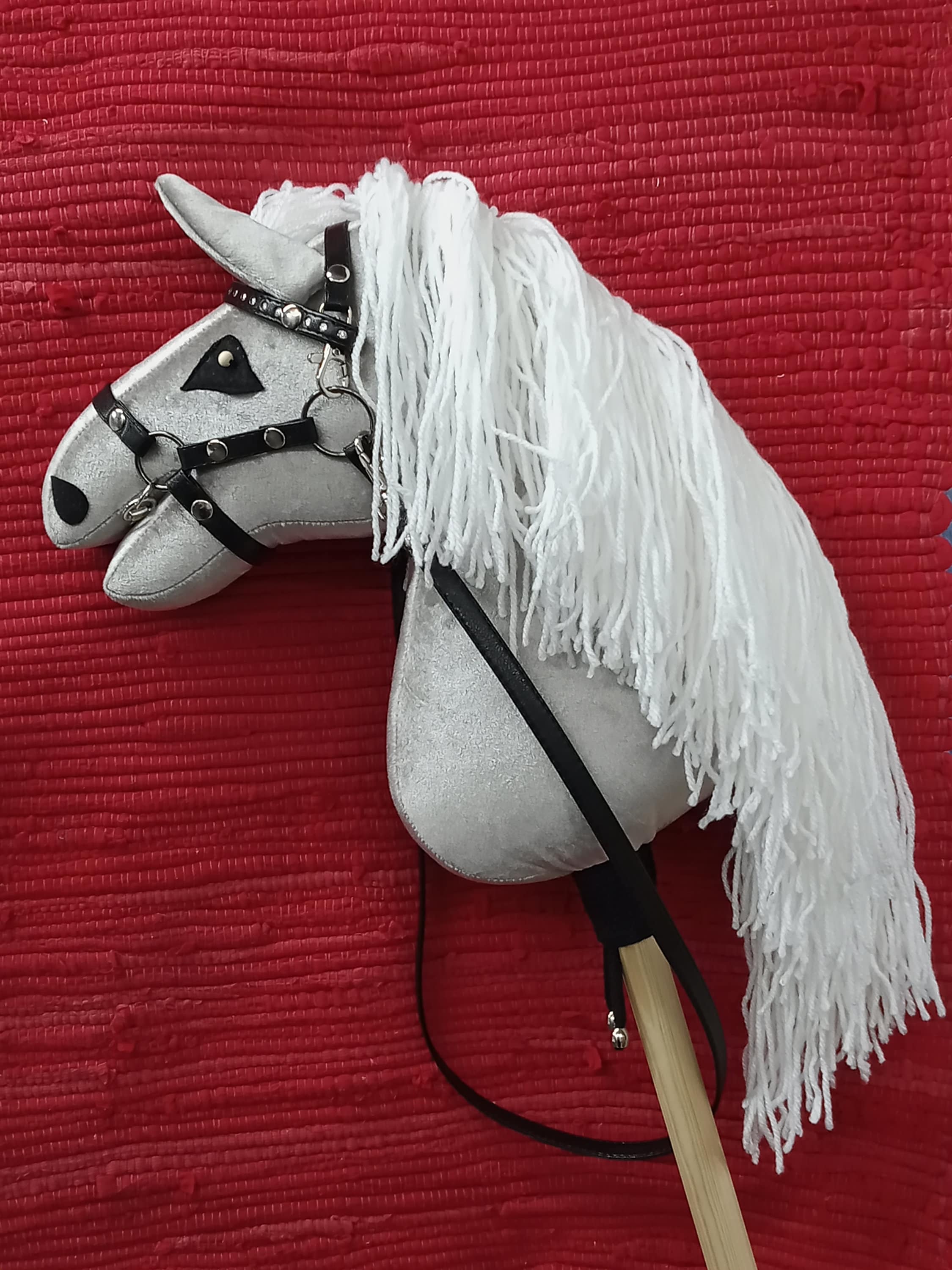 木製馬の彫刻 約60cm 赤い首輪付き 木製馬の彫刻 約60cm 赤い首輪付き | 彫刻・オブジェ
