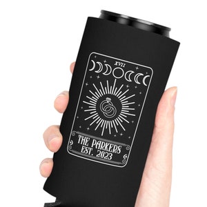 Benutzerdefinierte himmlische Hochzeit Dosenkühler, personalisierte Tarot Karte Paar Name Verlobungsgeschenk, Braut Coven Geschenk, Hexe Witchy Braut Bachelorette