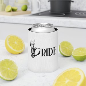 Bride Skeleton Goth Can Cooler, Bride Coven, Witch Bridal Shower Party Décorations, Witchy Bachelorette Favors, Mariage céleste, Gothique