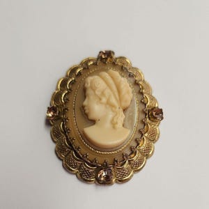 Western Germany Gold Cameo Pendant Left Facing Extremely Rare