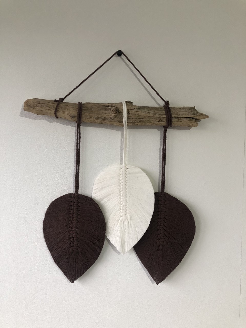 Suspension Macramé 3 Plumes Marron et Crème