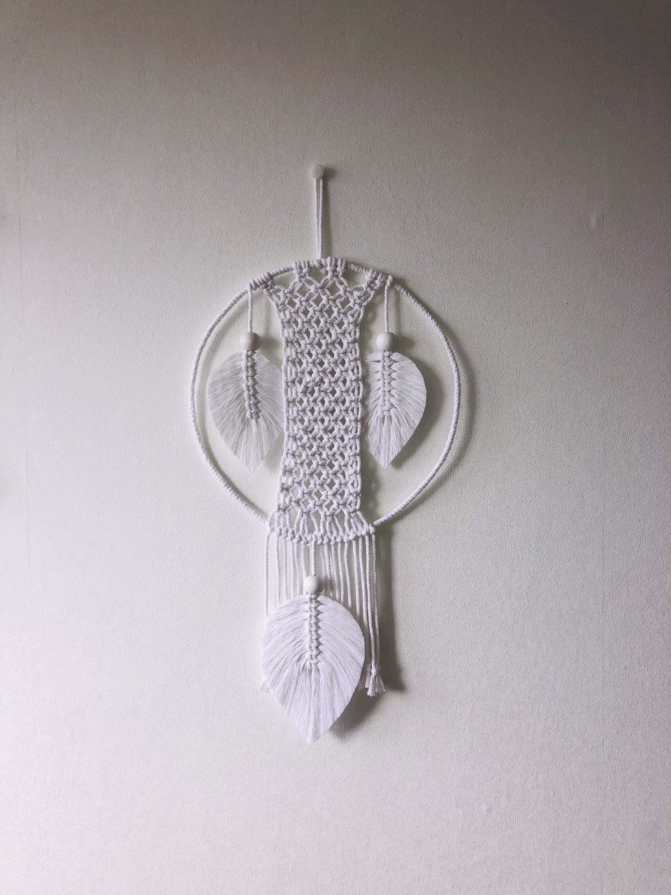 Attrape Rêve Perles et Plumes Blanc Macramé