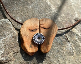 From two to one - tree bead disc made of beech