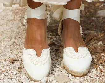 Espadrilles chics ivoire pour mariages, fines bordures en ruban gros-grain, élégantes espadrilles de mariage ivoire