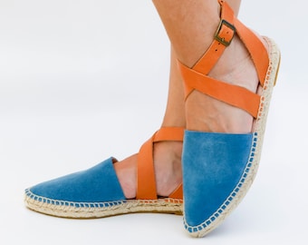 blauwe suède platte espadrilles, espadrilles met blote hak, espadrilles in babouchestijl,