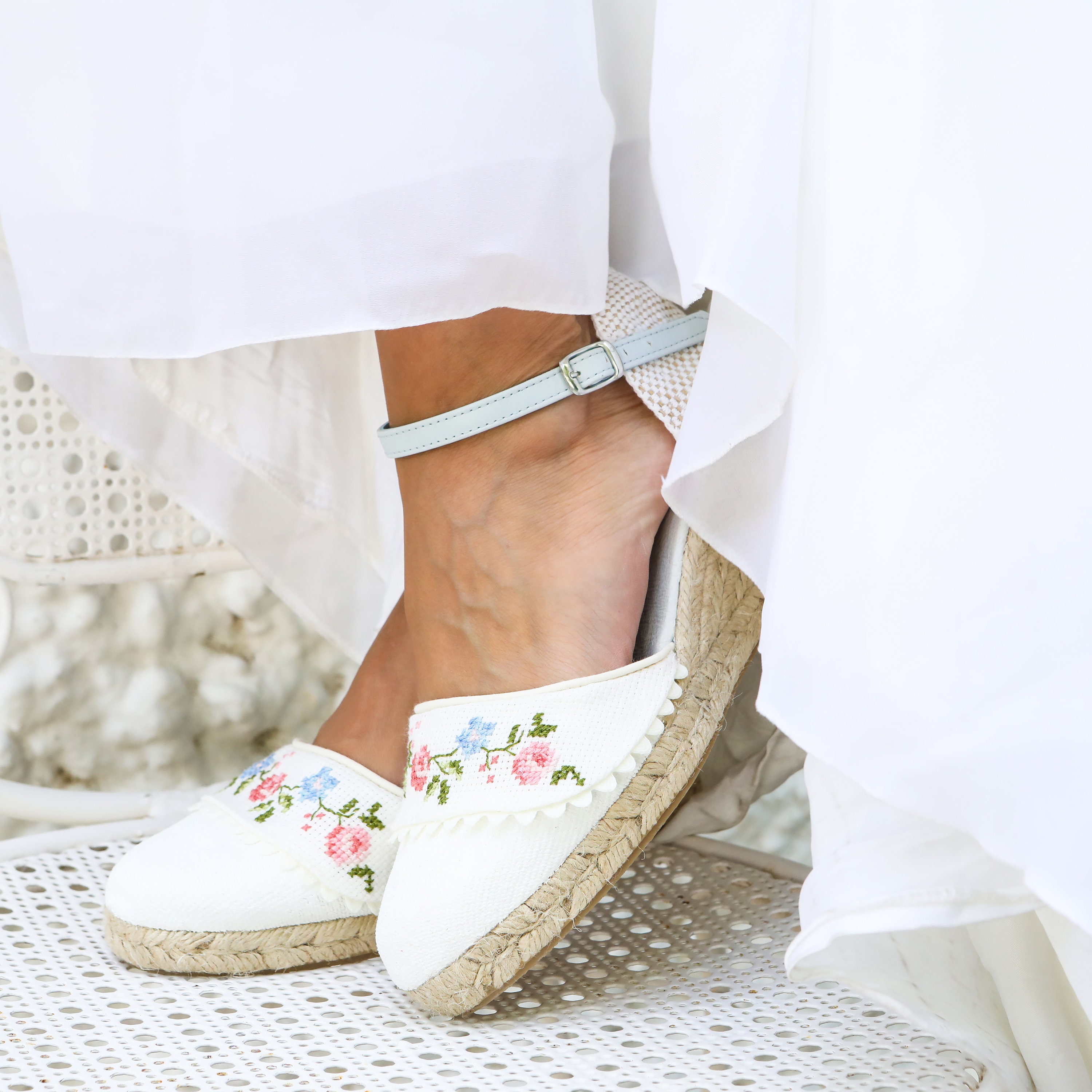 Flat hot sale wedge espadrilles