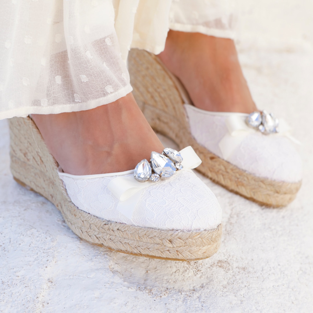 Zeppe espadrillas da sposa in pizzo: fiocco di strass, plateau in iuta