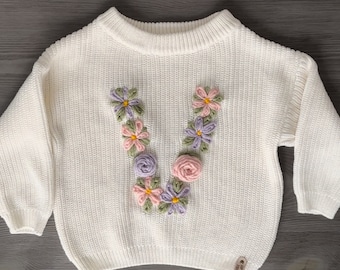 Maglione lavorato a maglia floreale iniziale ricamato a mano / Nome del bambino / Maglione per bambini / Maglione neonato / Maglione lavorato a maglia personalizzato / Regalo per bambini / Compleanno