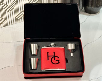 Personalized Leatherette Flask for Men: Engraved Hip Flask, Groomsmen Gift